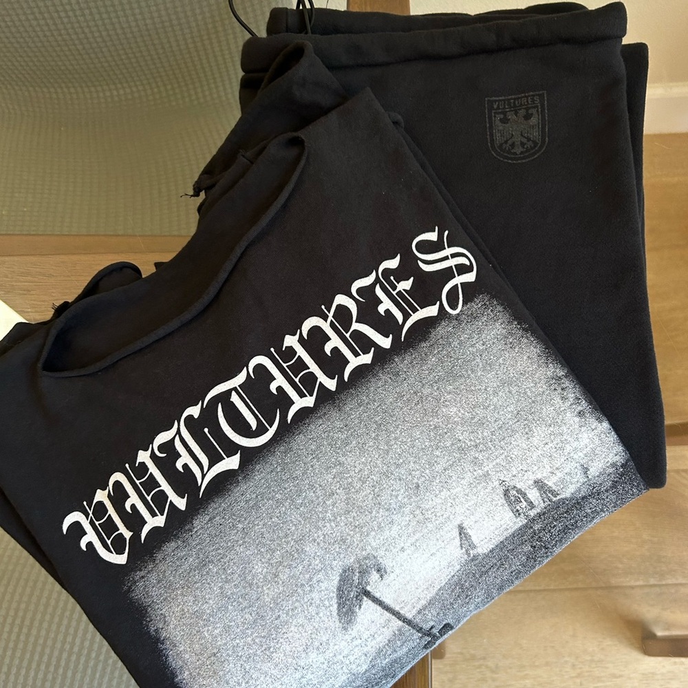 NEW Yeezy Vultures sweat set